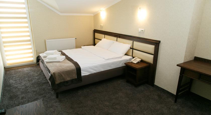 Avalon Palace Ternopil Esterno foto