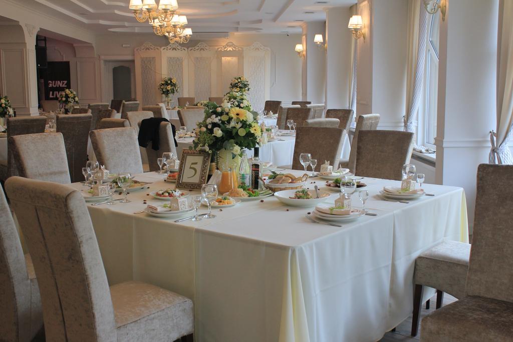 Avalon Palace Ternopil Esterno foto