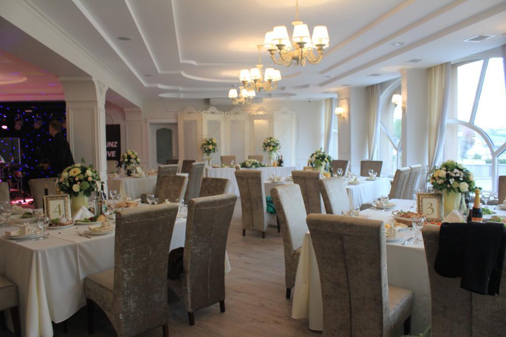 Avalon Palace Ternopil Esterno foto