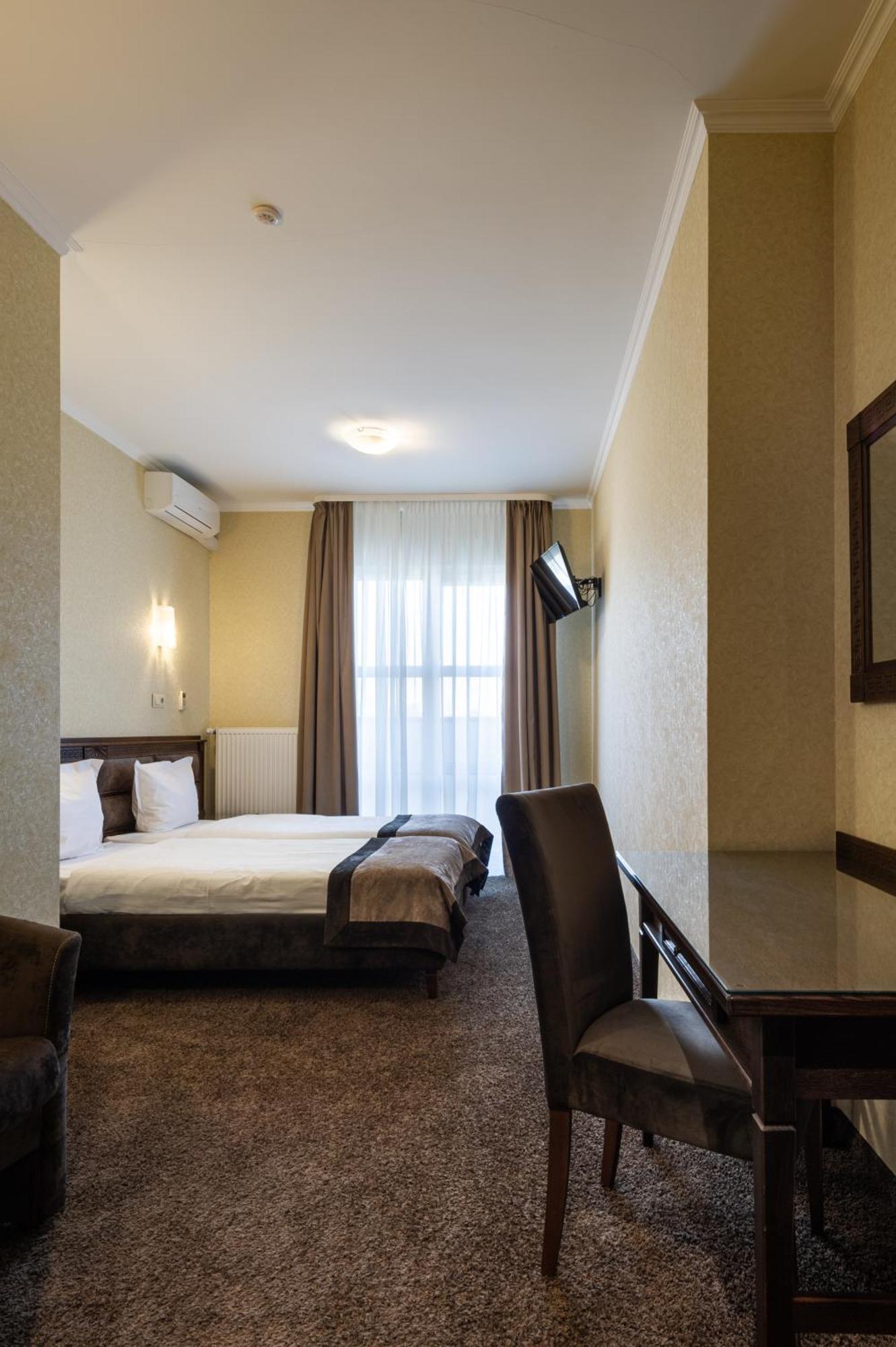 Avalon Palace Ternopil Esterno foto