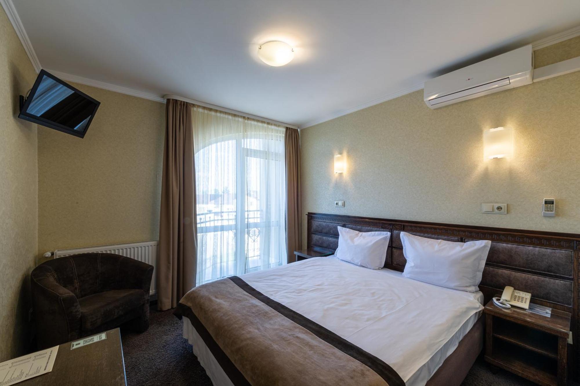Avalon Palace Ternopil Esterno foto