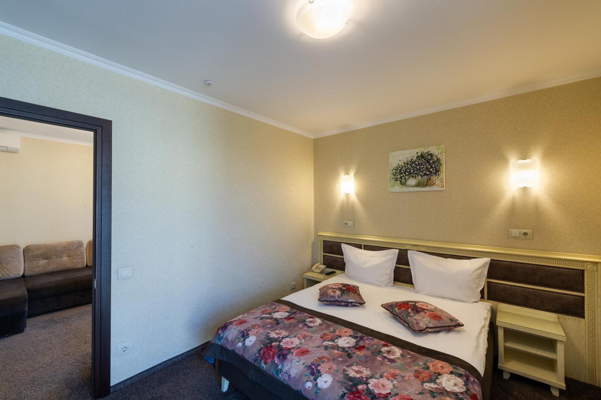 Avalon Palace Ternopil Esterno foto