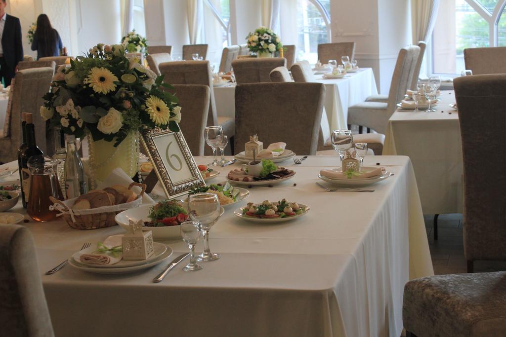 Avalon Palace Ternopil Esterno foto
